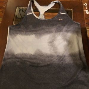 COPY - Nike dry fit tank